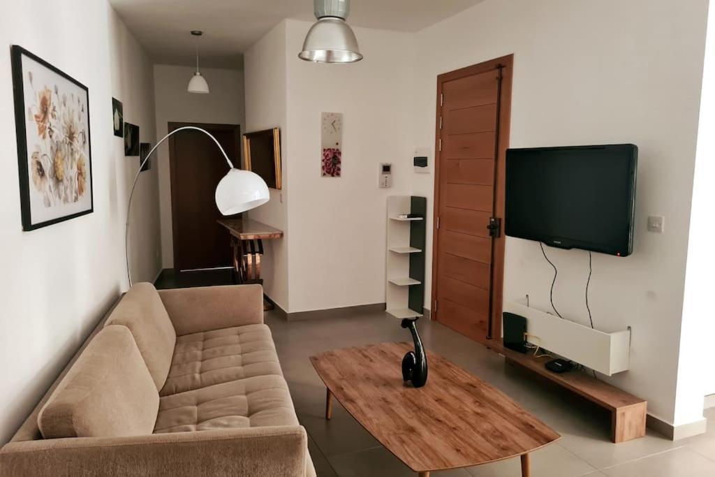Cozy Inside.City & Beach Outside Apartment Sliema Ngoại thất bức ảnh