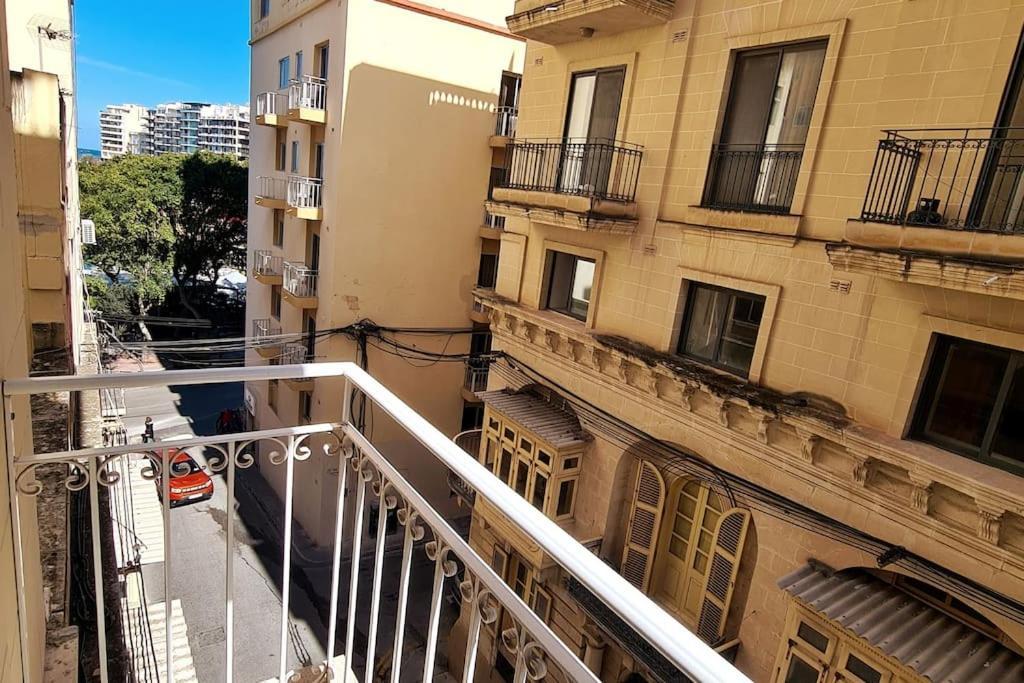 Cozy Inside.City & Beach Outside Apartment Sliema Ngoại thất bức ảnh